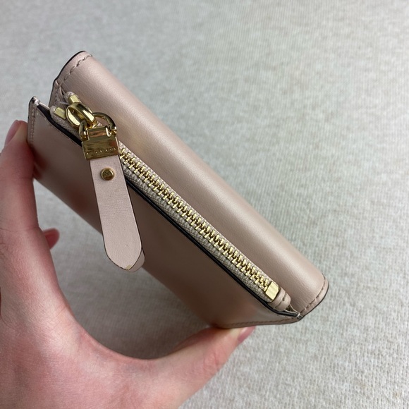 Michael Kors Blush Pink Smooth Leather Wallet - Picture 4 of 8